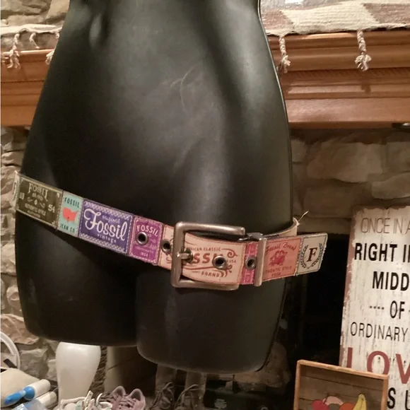 Fossil Logo Patchwork Unique Leather Belt SZ.S - Picture 3 of 16